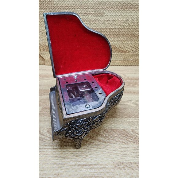 Vintage Music trinket Piano box by Ormolu wind up 4 x 3 1/2” - Picture 10 of 10